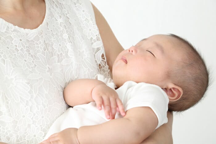 寝ている赤ちゃん